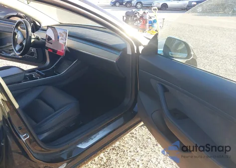 2020 Tesla Model 3 Long Range Dual Motor All-Wheel Drive z USA, uszkodzony, nr VIN 5YJ3E1EB0LF600649